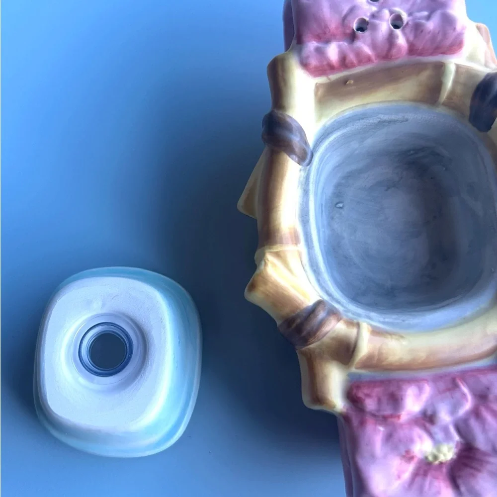 Vintage Vandor Pelzman designs wristwatch salt & pepper shakers 🧂🧂 - Picture 3 of 6